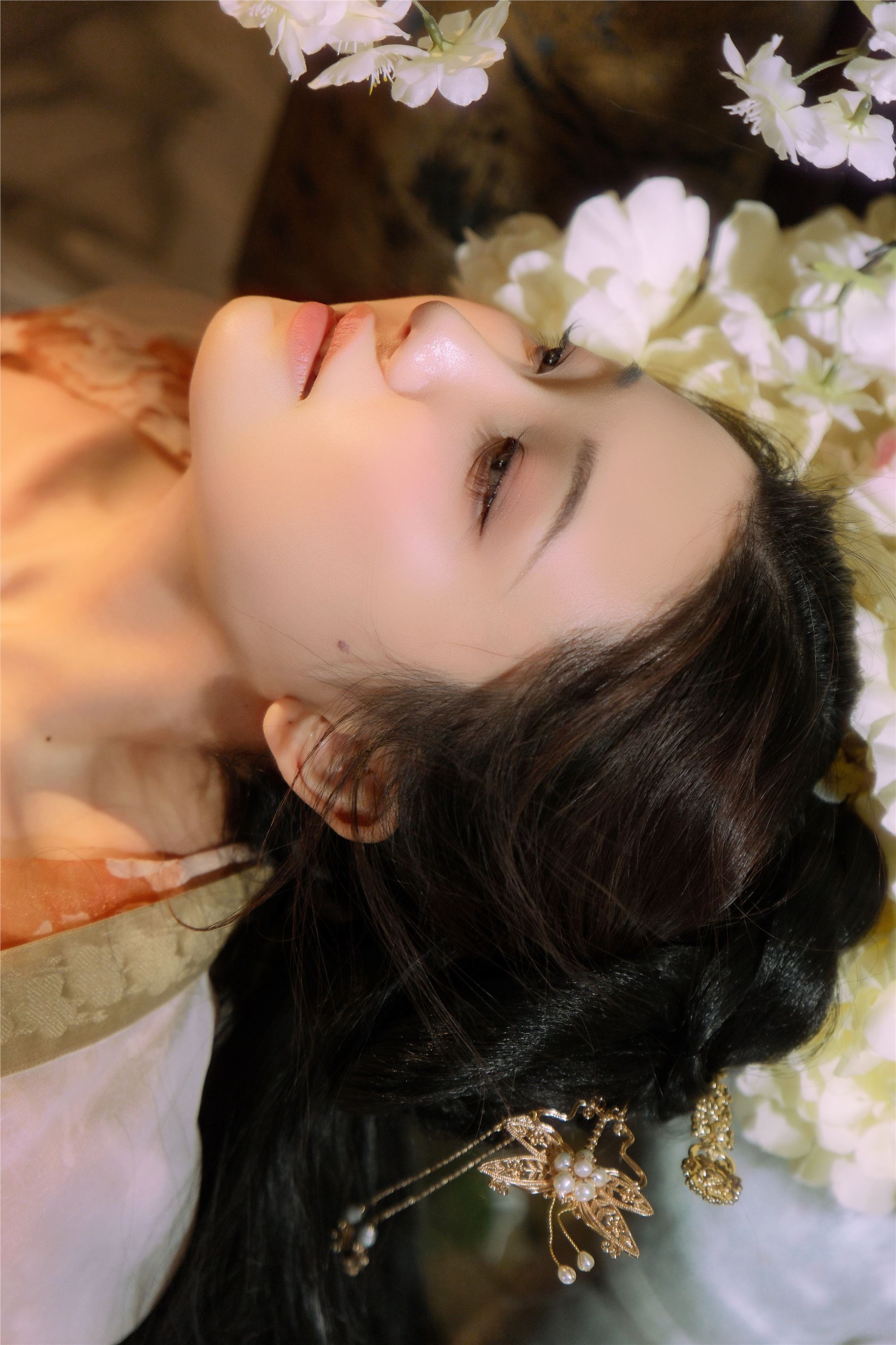 YITUYU艺图语 2025.01.11 花吻 安九鱼